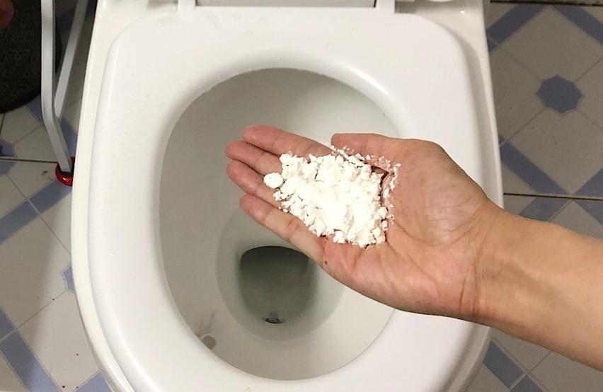 去除马桶污垢尿碱小妙招,马桶里的黄色污垢用什么清理