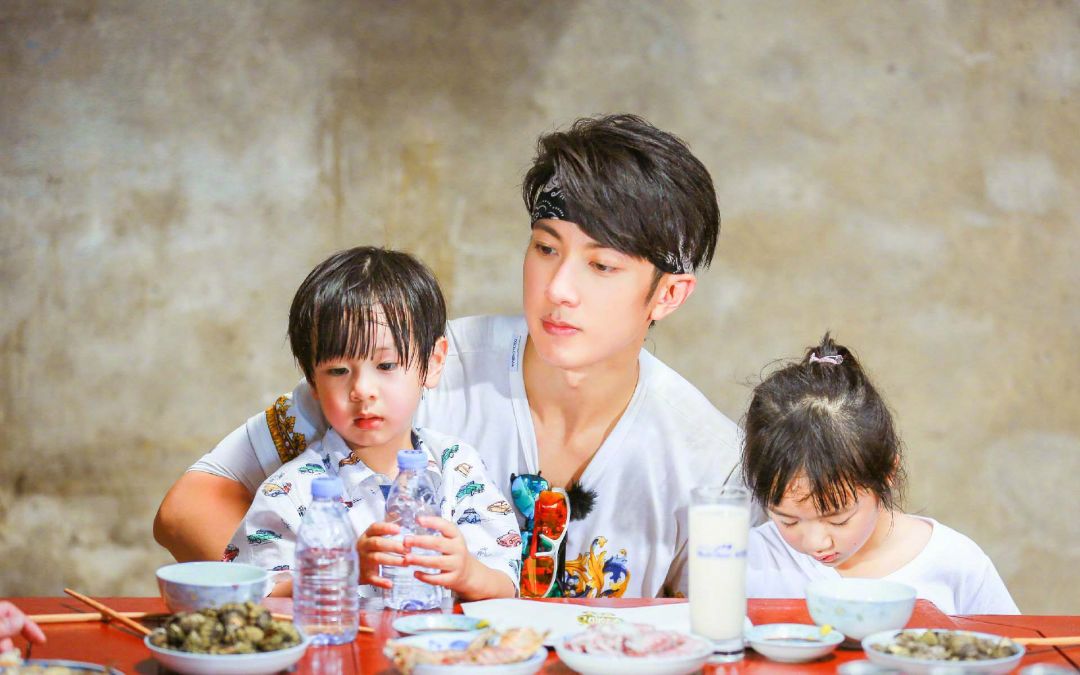 飞轮海看飞轮海名场面,飞轮海看王力宏唱歌