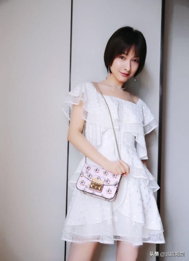 明星普遍缺乏共情?吴昕带货400元一件T恤没人买,抱怨网友买不起