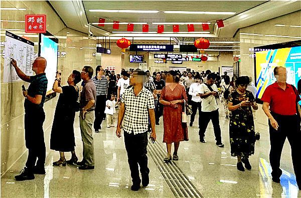 因为没有了蔡甸人，汉阳黄金口地铁站与周边商铺太寂寞了（7图）