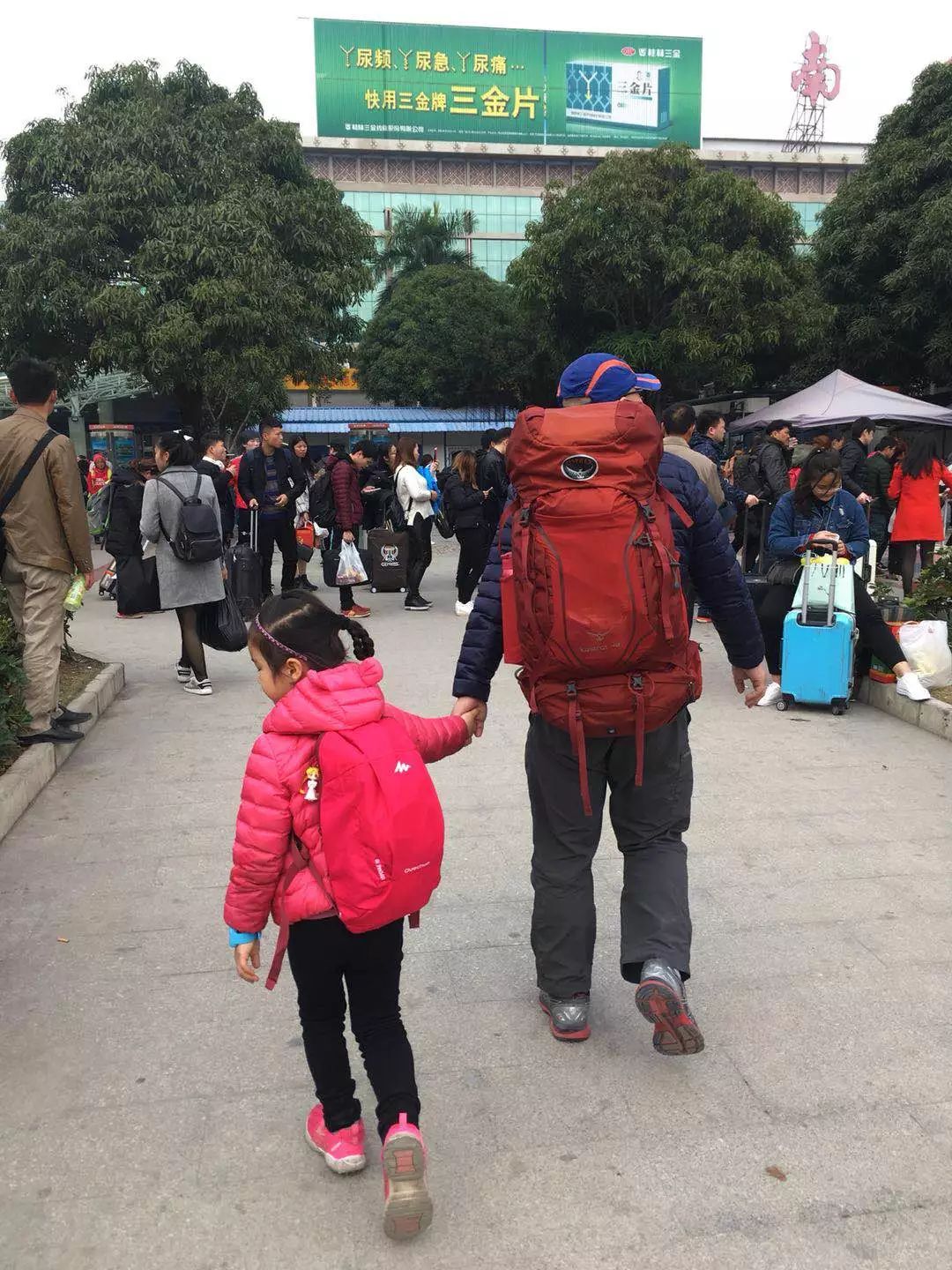 广西一家三口自驾游视频,一家三口游广西