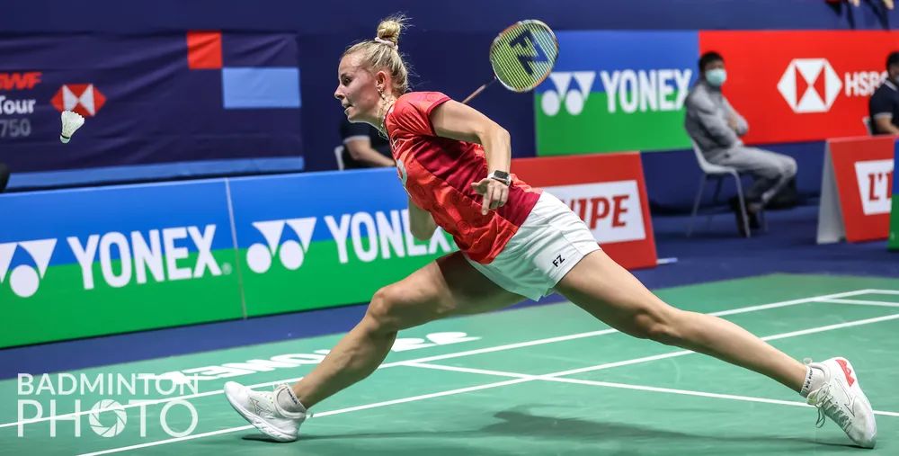 国羽队医膝盖,国羽队医保护膝盖