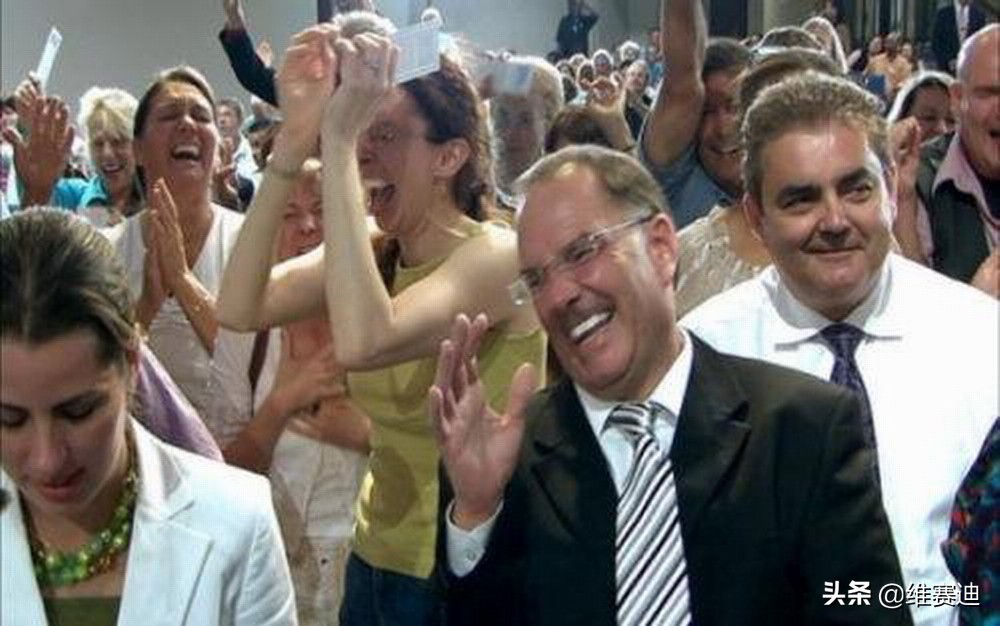 好莱坞双标：歧视犹太人黑人就被封杀，歧视亚裔大家都笑得很快乐