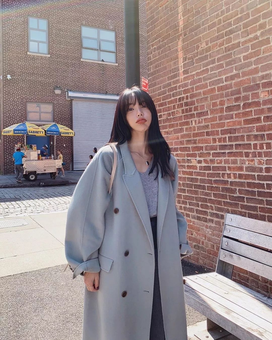 中长款毛衣外套显高显瘦穿搭,大衣连帽毛衣穿搭攻略