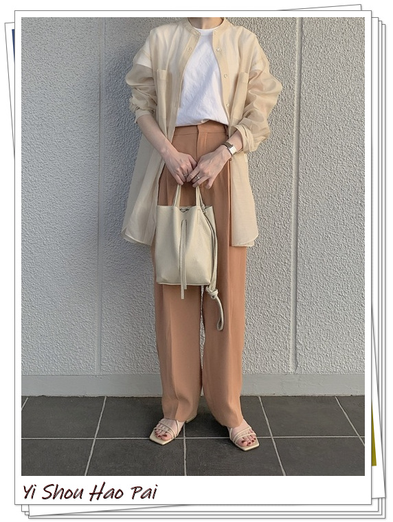 优衣库的宽松t恤叠穿,优衣库的简约穿搭