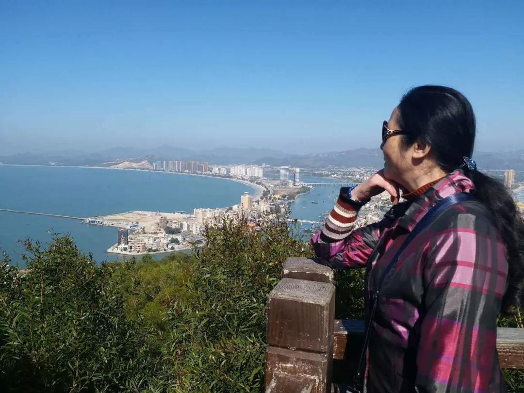 大妈旅游姿势大全,中国大妈一道靓丽的风景线
