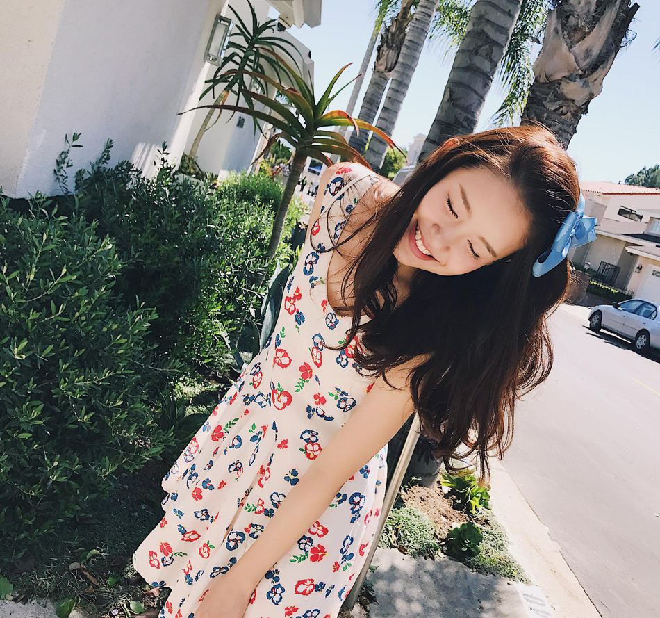 张子萱挑战吊带裙,张子萱夏日吊带裙