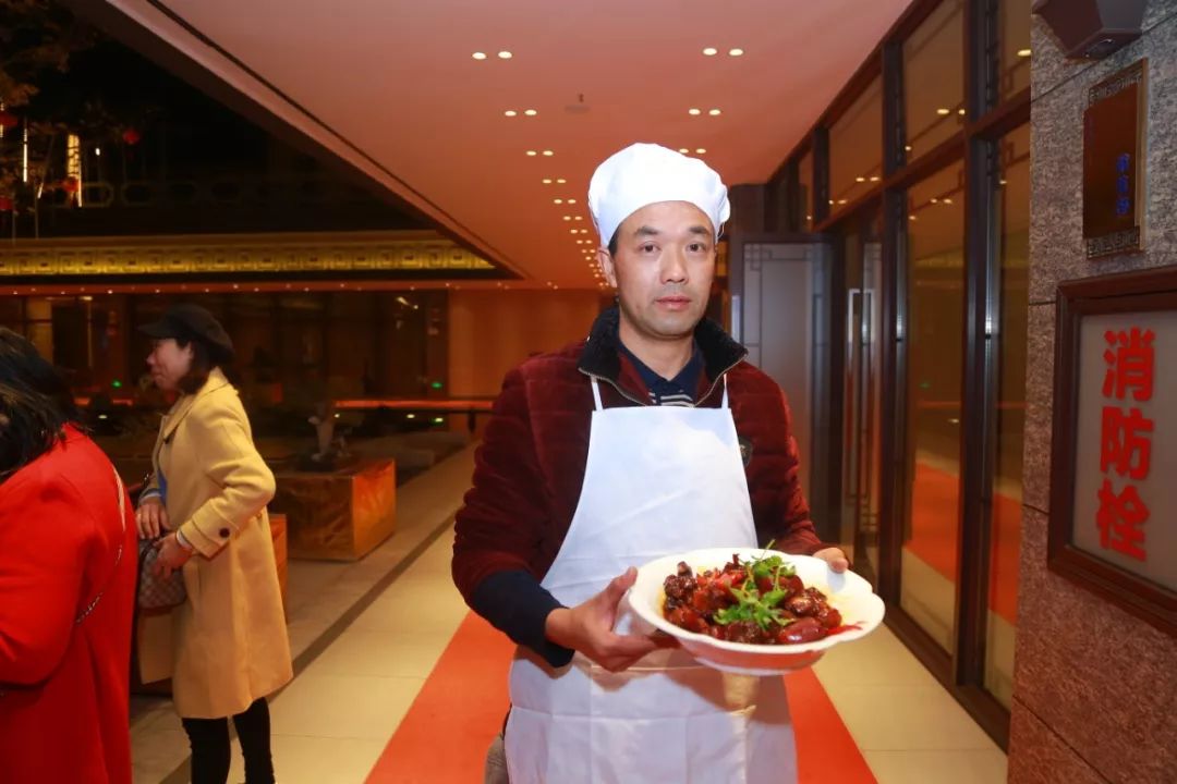 府上有喜丨恭喜*钟金**定王台业主喜提香江百货