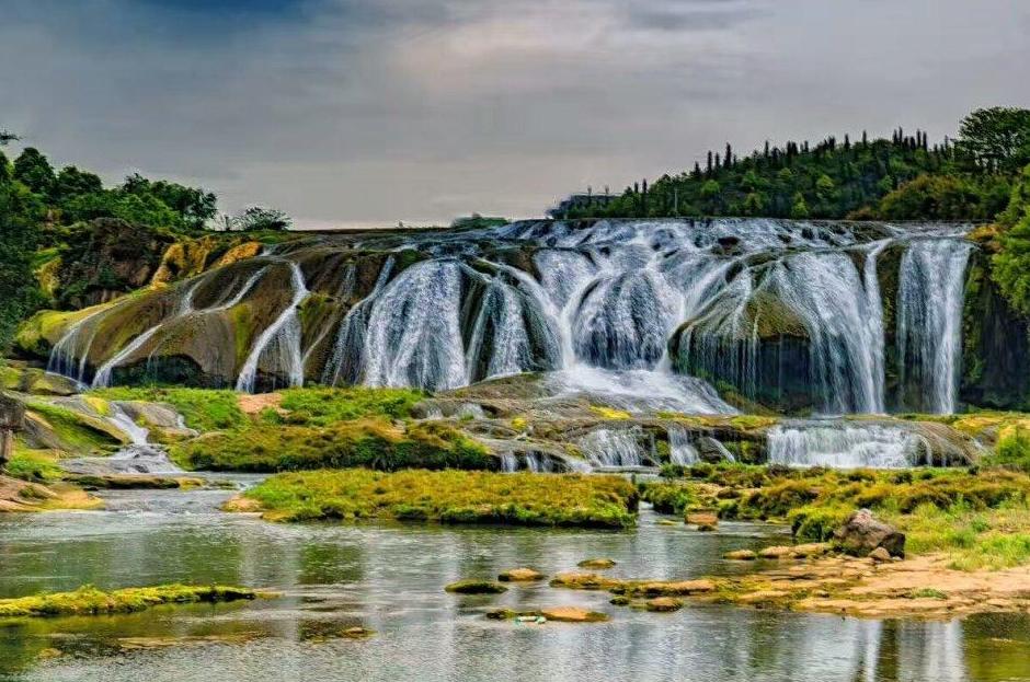 瀑布大小七孔西江千户苗寨,千户苗寨和小七孔和黄果树瀑布