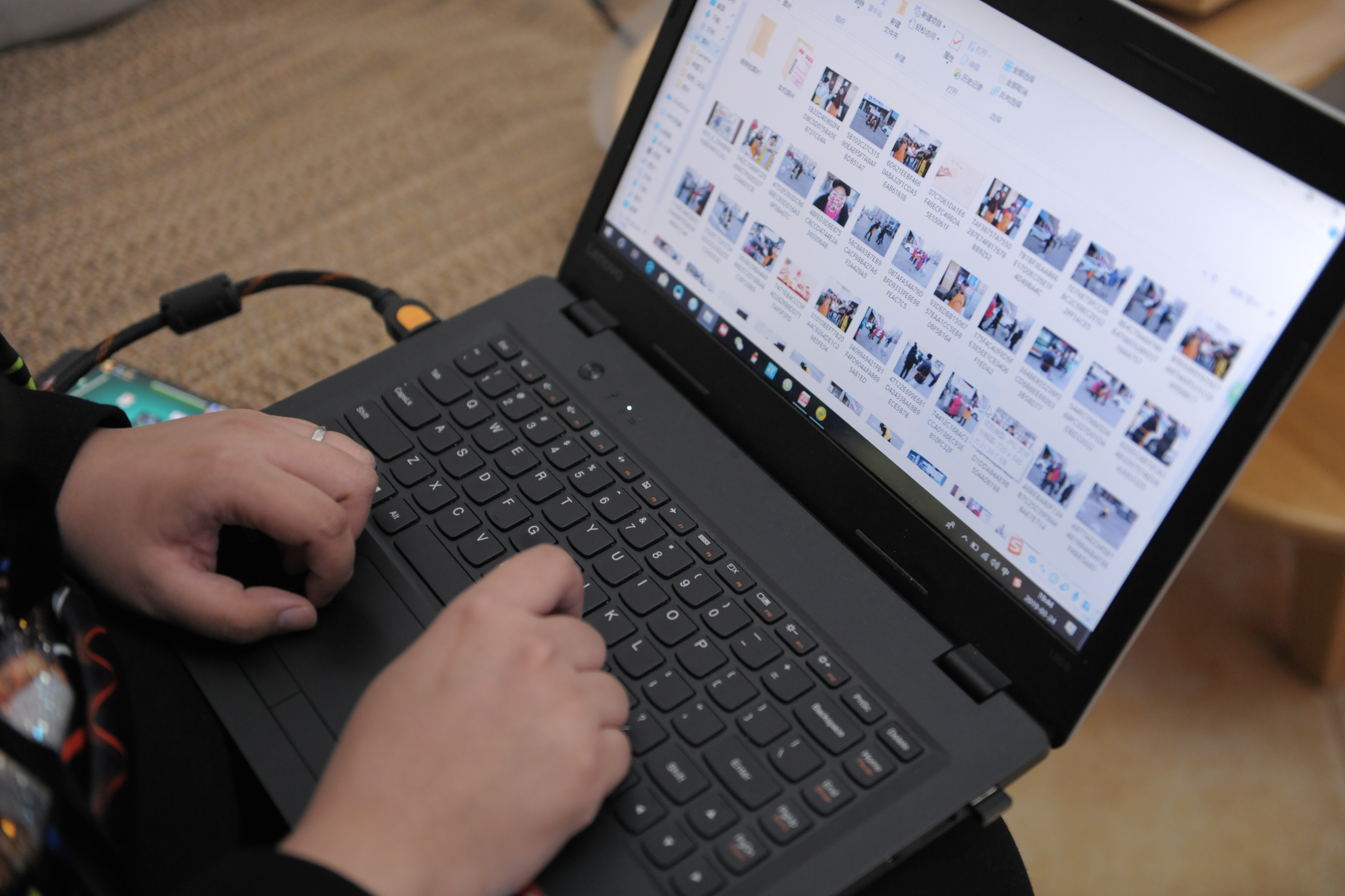 家庭投影机选什么样的幕布,家庭投影仪不要幕布