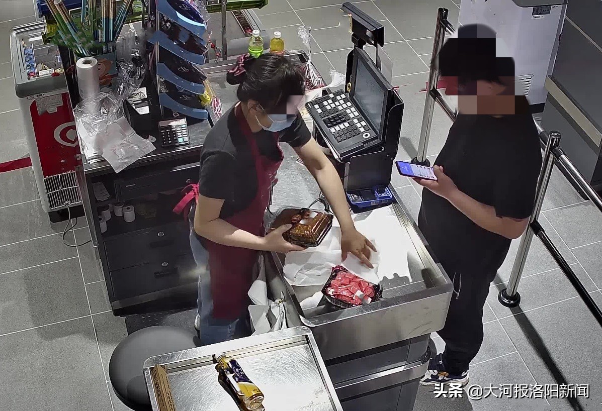 男子自导自演吃出钢丝球索赔千元,男子自导自演吃出异物索赔千元