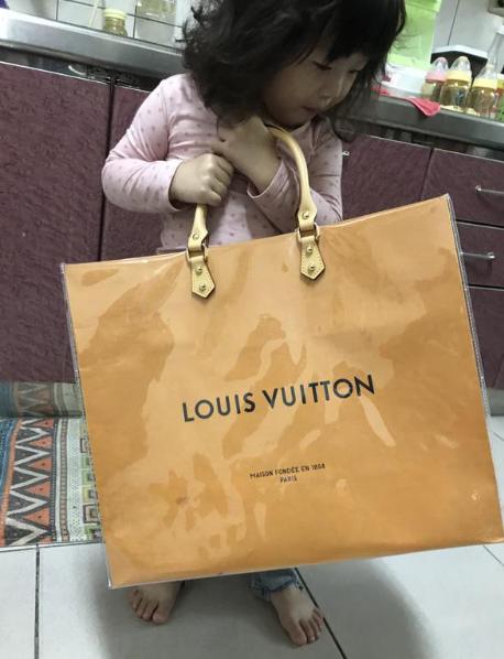 gucci新款包包经典黑色大,gucci小包包经典款