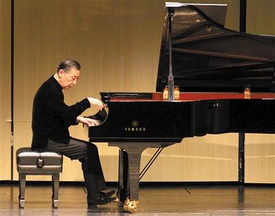 傅雷家书中傅雷是一个怎样的人,傅雷家书中关于傅雷的教育方式