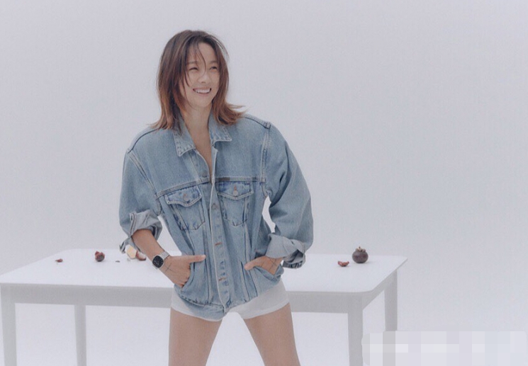 李孝利东大门套装裙,韩国李孝利穿搭