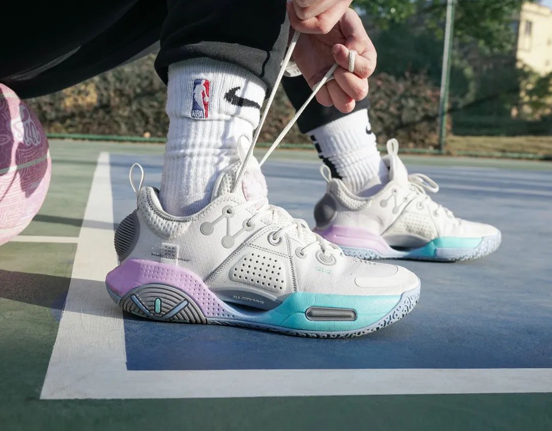 李宁全城9青年版有啥区别,李宁韦德之道全城9棉花糖