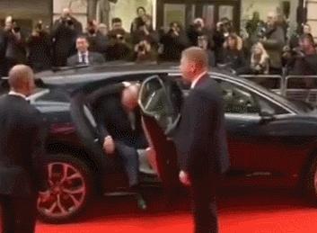 见面不握手改成作揖礼小学生,见面不握手改成作揖礼教程