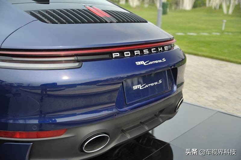 黑科技加持，亮点太多！实拍全新保时捷911