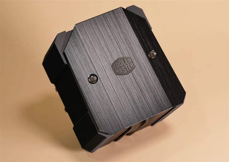 谁才是真正的风冷之王！酷冷至尊暴雪T624散热器评测