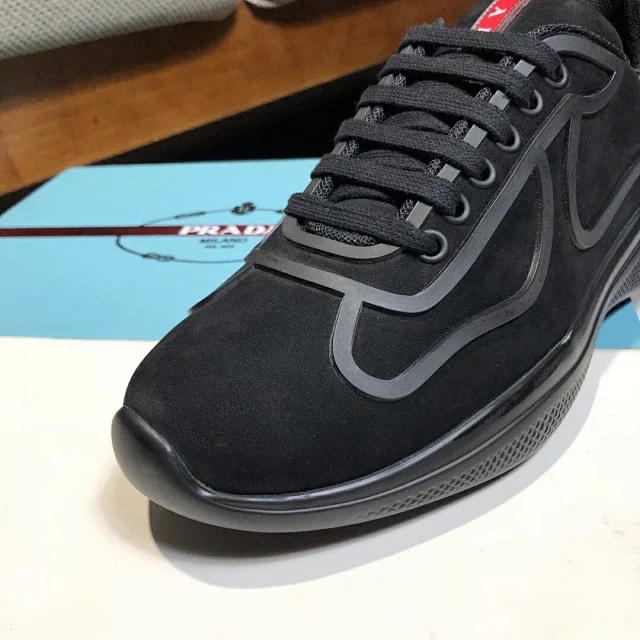 普拉达官网旗舰店鞋,普拉达最值得买的是什么