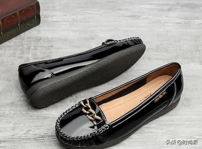 夏季凉拖高级感不磨脚,软底软面穿上超舒服夏季凉拖