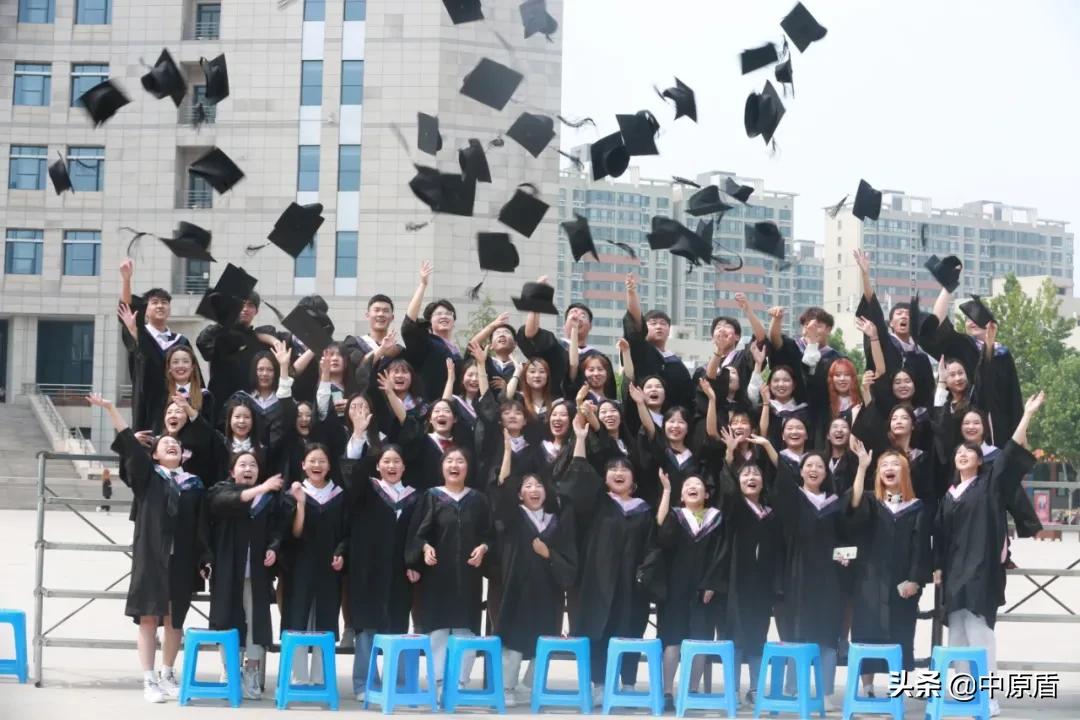 大片来袭！河南各高校凹造型毕业照绝对惊艳到你