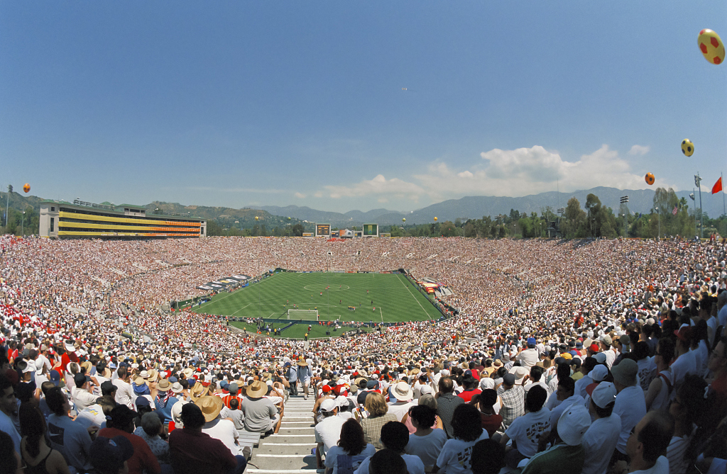 比足球场还大的球场,世界十大足球场排行榜