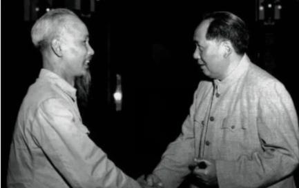 1976毛主席逝世后,世界百国举行吊唁,埃塞举行10万人*行游**