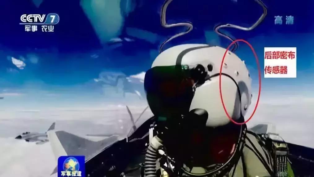 我国战斗机飞行员头盔有夜视仪吗,飞行员为什么带护目镜