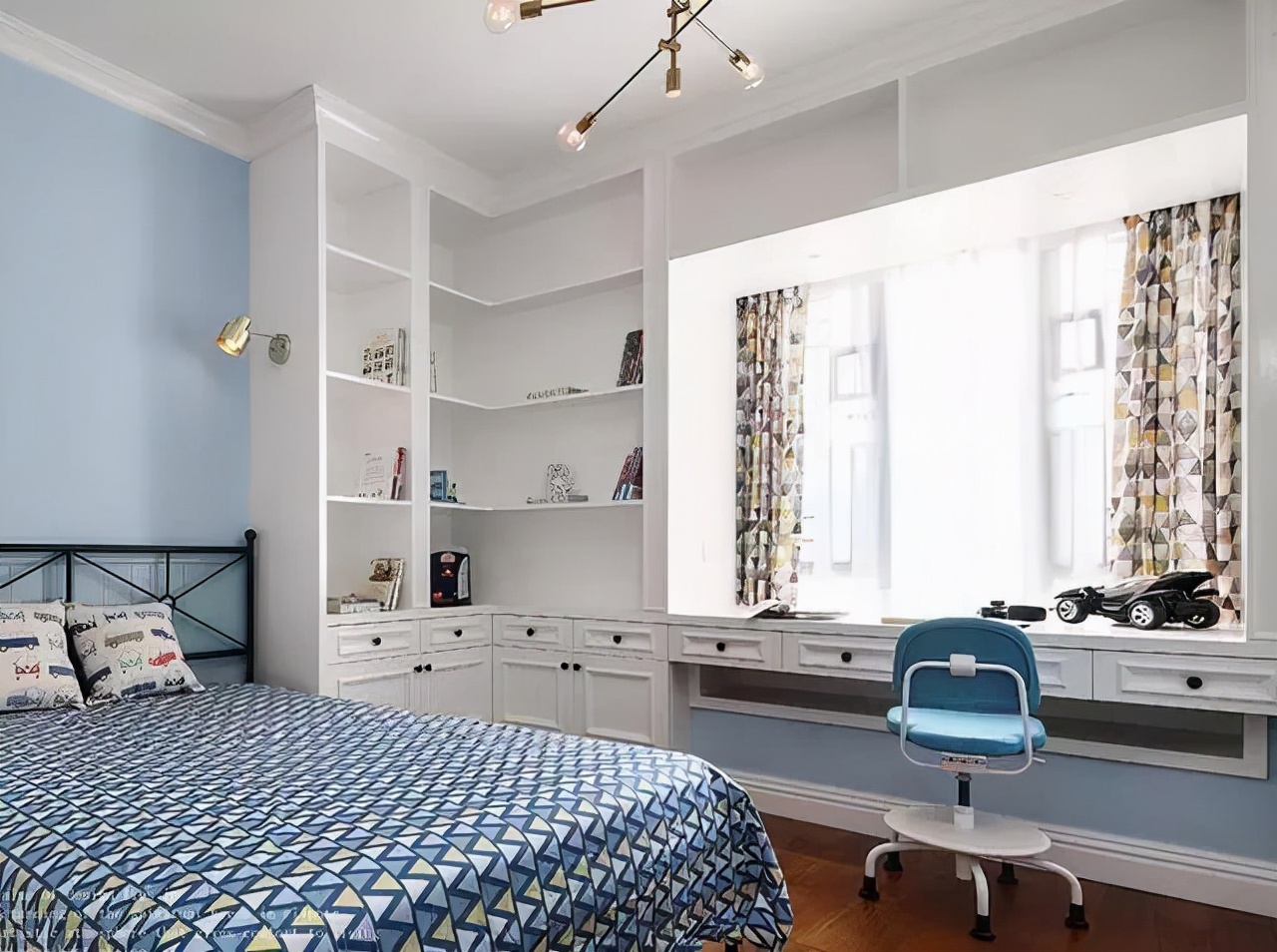 飘窗砸了不拆窗户要不要做防水,飘窗做防水需要先回填吗