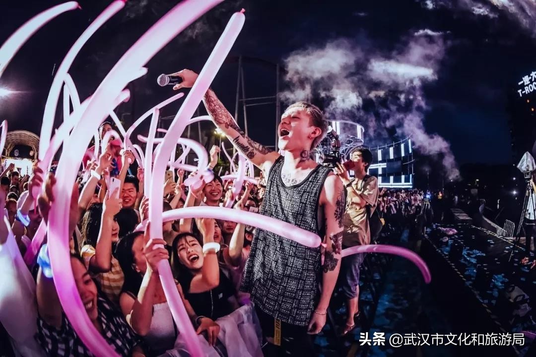 欢乐谷音乐节武汉黄明昊,欢乐谷玛雅海滩黄明昊