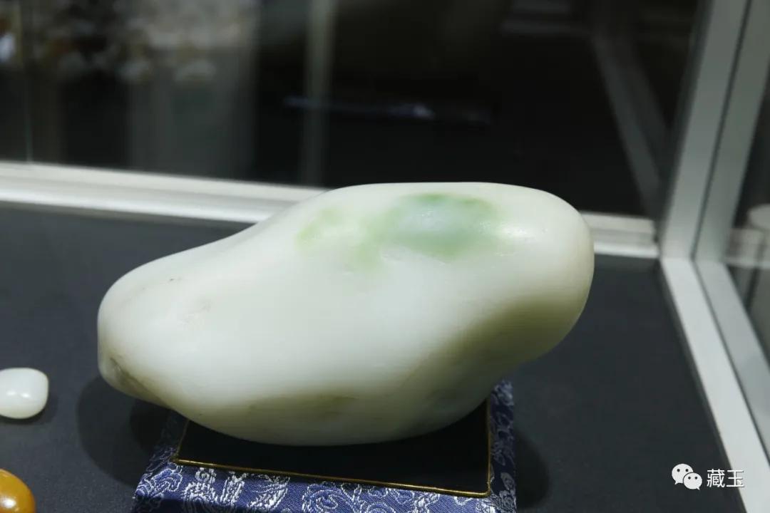 青花籽料山料和籽料,俄料籽料和山料籽料的区别