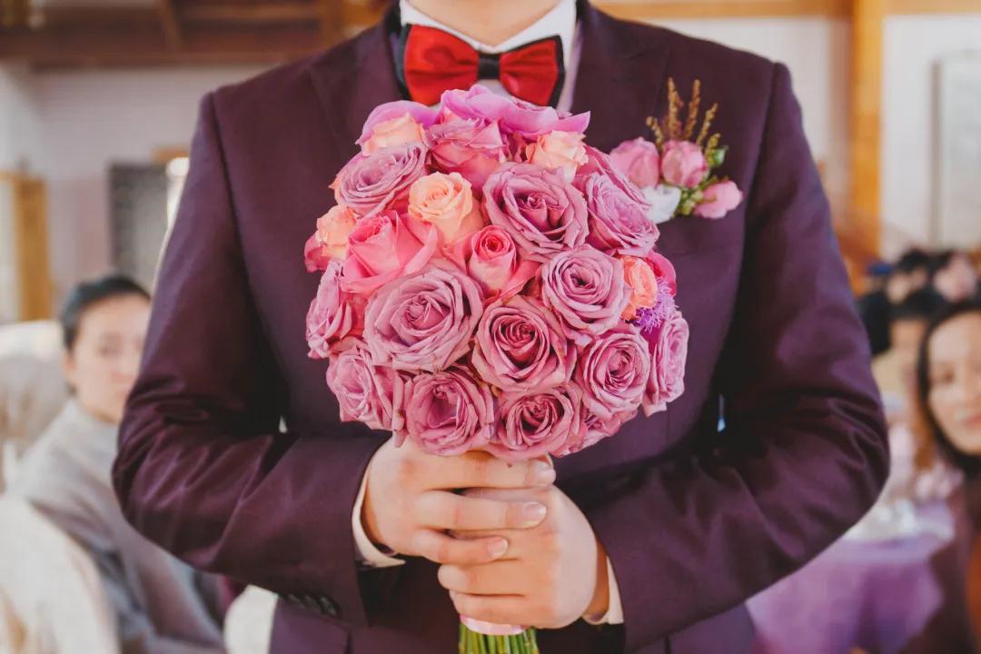 520深圳民政局大排长队！在深圳结婚的90后们，都得靠爸妈？