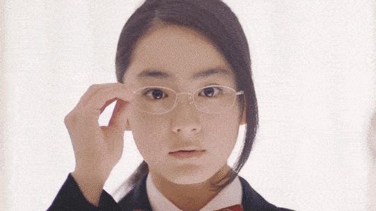 近视眼手术死鱼眼,近视手术可以改善眼球突出吗