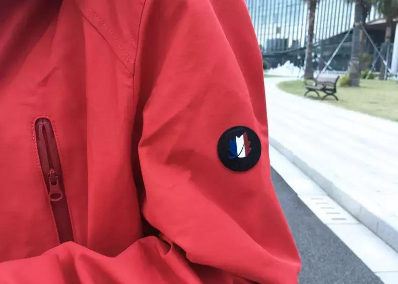 冲锋衣也要修身好看！红色才是最撩人的配色哦