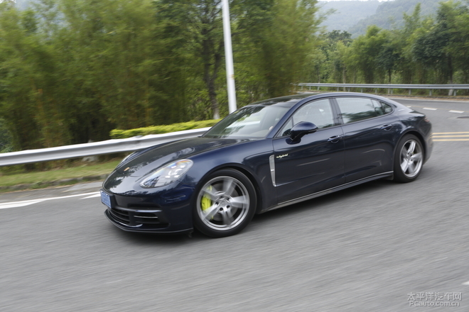 保时捷panamera混动深度测试 (全新保时捷panamera4s 2.9t试驾感受)