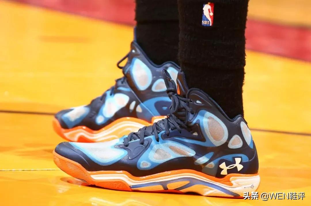 *男猛**必入鞋款?在NBA赛场上出现的“最后”一双UA球鞋值得被铭记