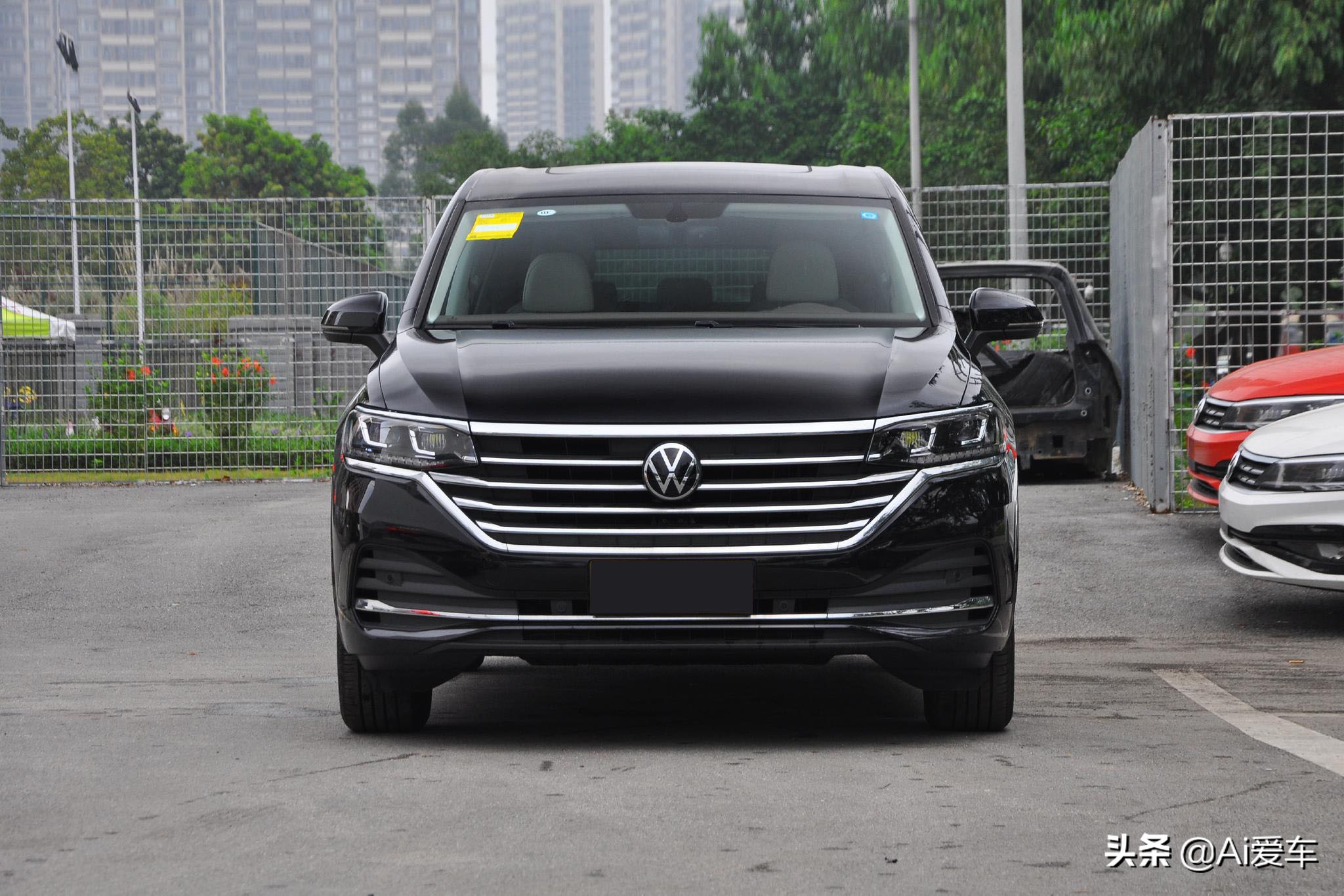 威然mpv商务车7座优缺点,大众威然四座mpv测试