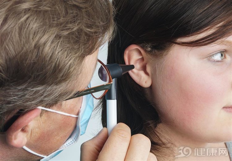 油耳朵是一种病吗,油耳朵并没有带来什么不良的影响