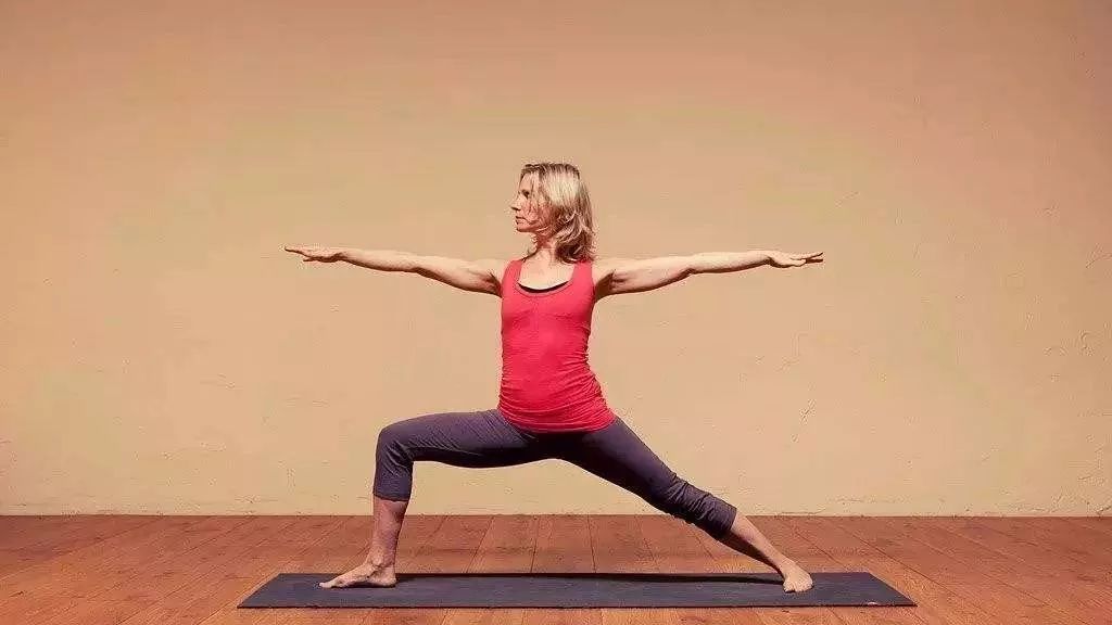 怎么拉长臀线变成大长腿,4个动作拯救你的扁塌臀