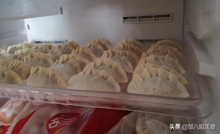 饺子包好了为什么会裂开,饺子起锅后怎么防止饺子互相粘连
