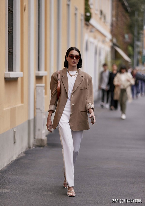 宋佳白色裤子穿搭,宋佳牛仔裤穿搭图