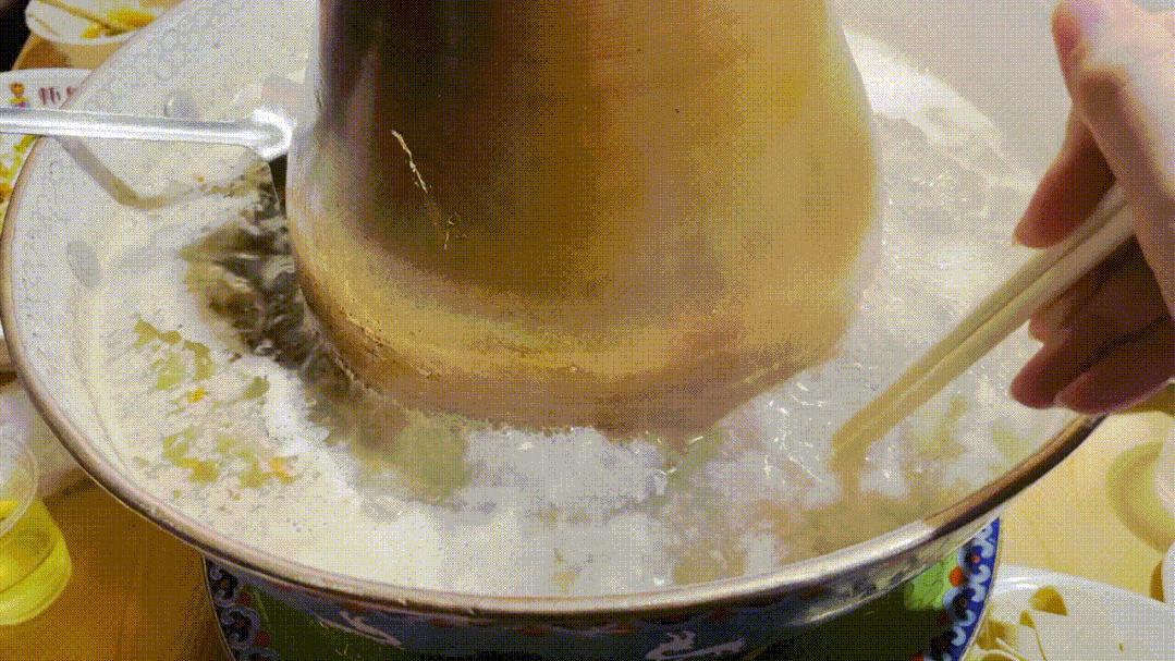 武汉吃烤全羊680元一只,沌口江湖烤全羊