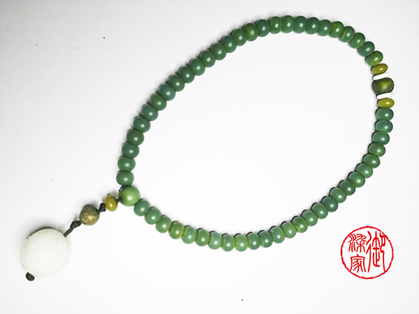 红楼梦翡翠雕刻吊坠,红楼梦文化艺术珍藏品