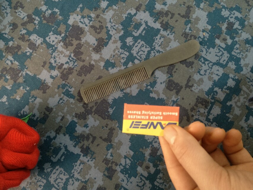 衣服帽子上面的毛怎么梳理,帽子起球处理的小妙招