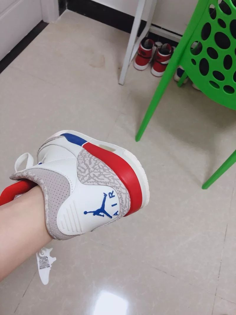 穿aj大一码但走路不舒服,aj鞋码怎么选偏大偏小