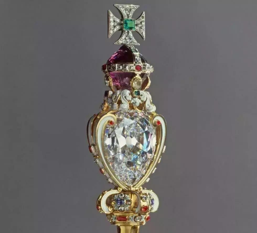 不同形状的钻石的优缺点,钻石什么形状的最好