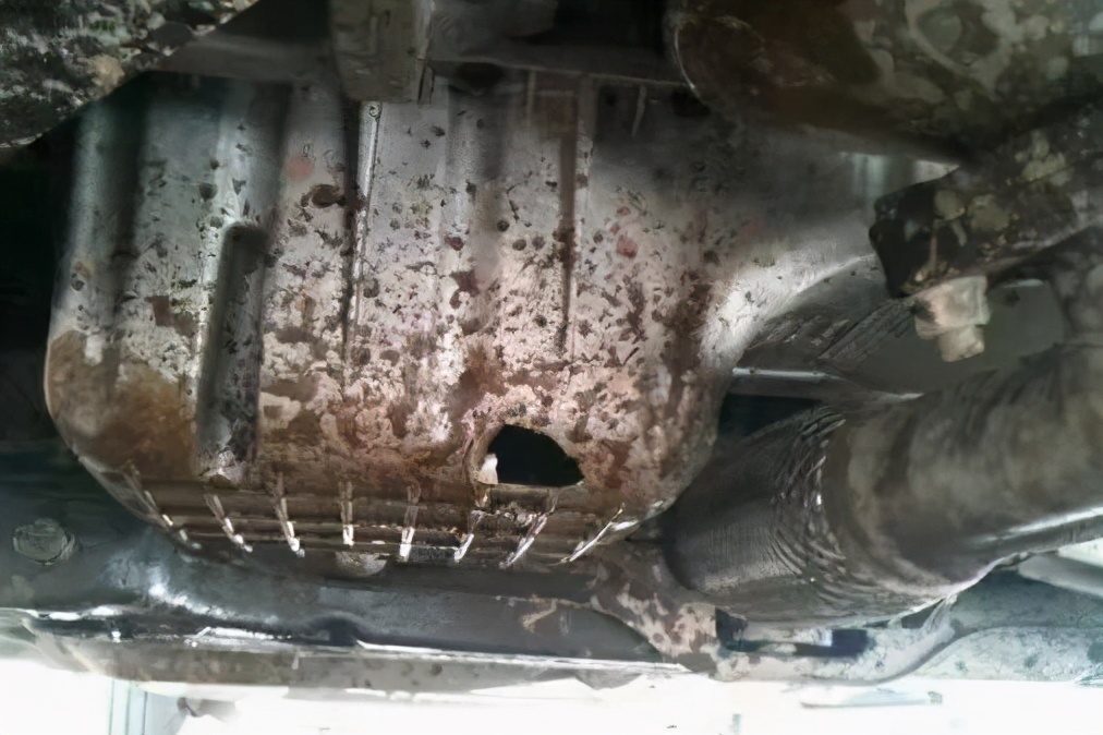 发动机护板有必要加个么,发动机护板有必要装吗