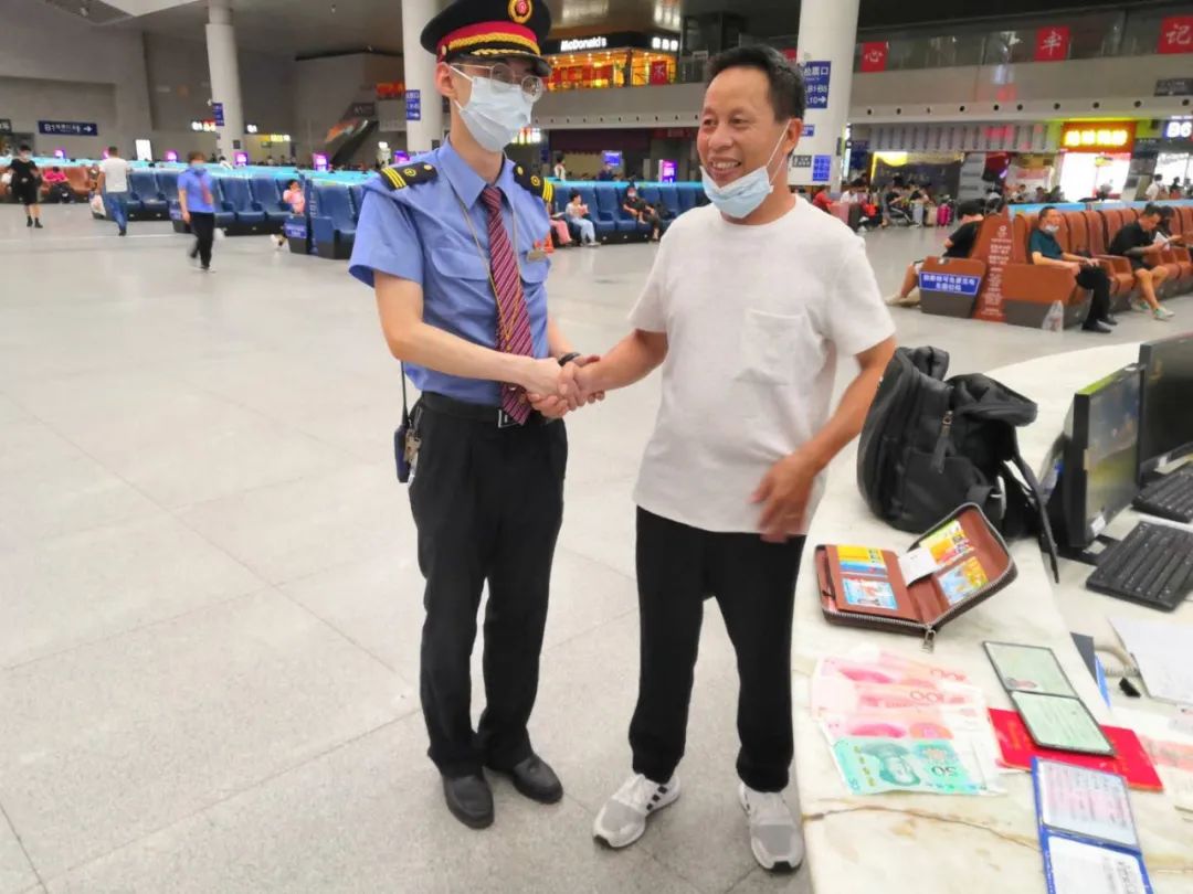 坐火车车票丢了怎么办,高铁站候车东西丢了