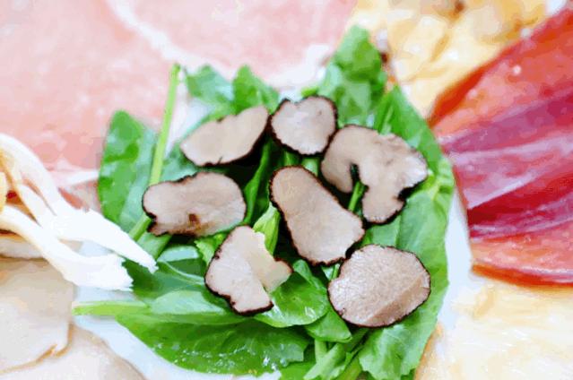 过桥米线汤底的简易做法,过桥米线汤底是什么做的