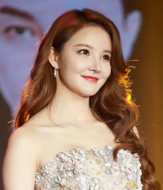 张檬金恩圣宣布恋情后甜蜜浪漫,张檬金恩圣恋爱经历